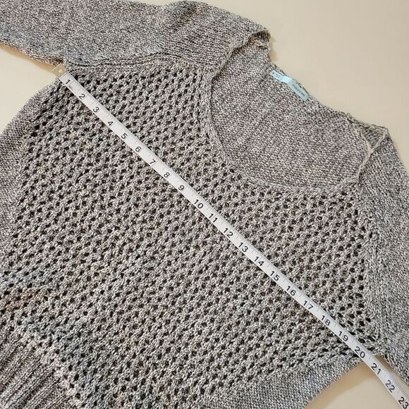 Maurices Women's Deep V-neck Long Sleeve Drop-tail Sweater - Picture 3 of 13